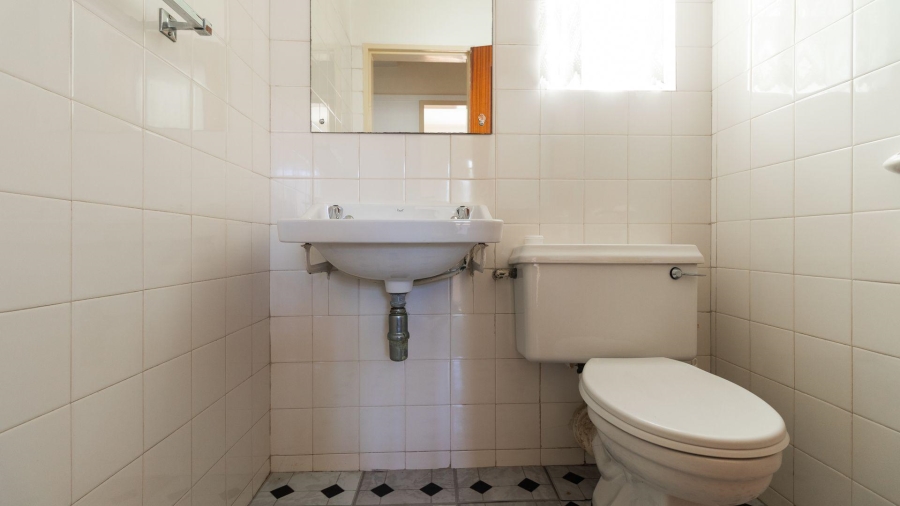 2 Bedroom Property for Sale in Summerstrand Eastern Cape